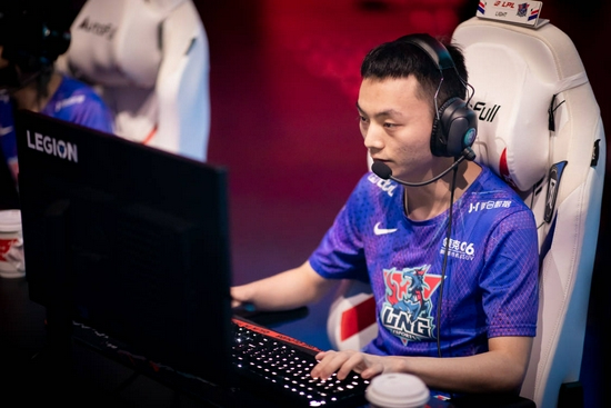 LCK解说现场惊现叛变支持G2 Kiin创下大满贯成就