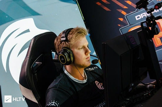 iQOO与JDG电竞战队达成深度合作开启新篇章